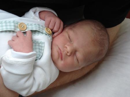 J'ai fait craquer tout le monde � la maternit� ! Surtout Papa et Maman qui sont fous de moi...