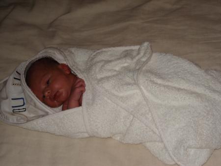 Faudrait peut-�tre penser � m'habiller plut�t que de me prendre en photo !